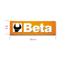 BETA 9582LE valaiseva logolla varustettu BETA-kyltti ulkokäyttöön. Yksipuoleinen. Korkeus 300mm. Leveys 1050mm